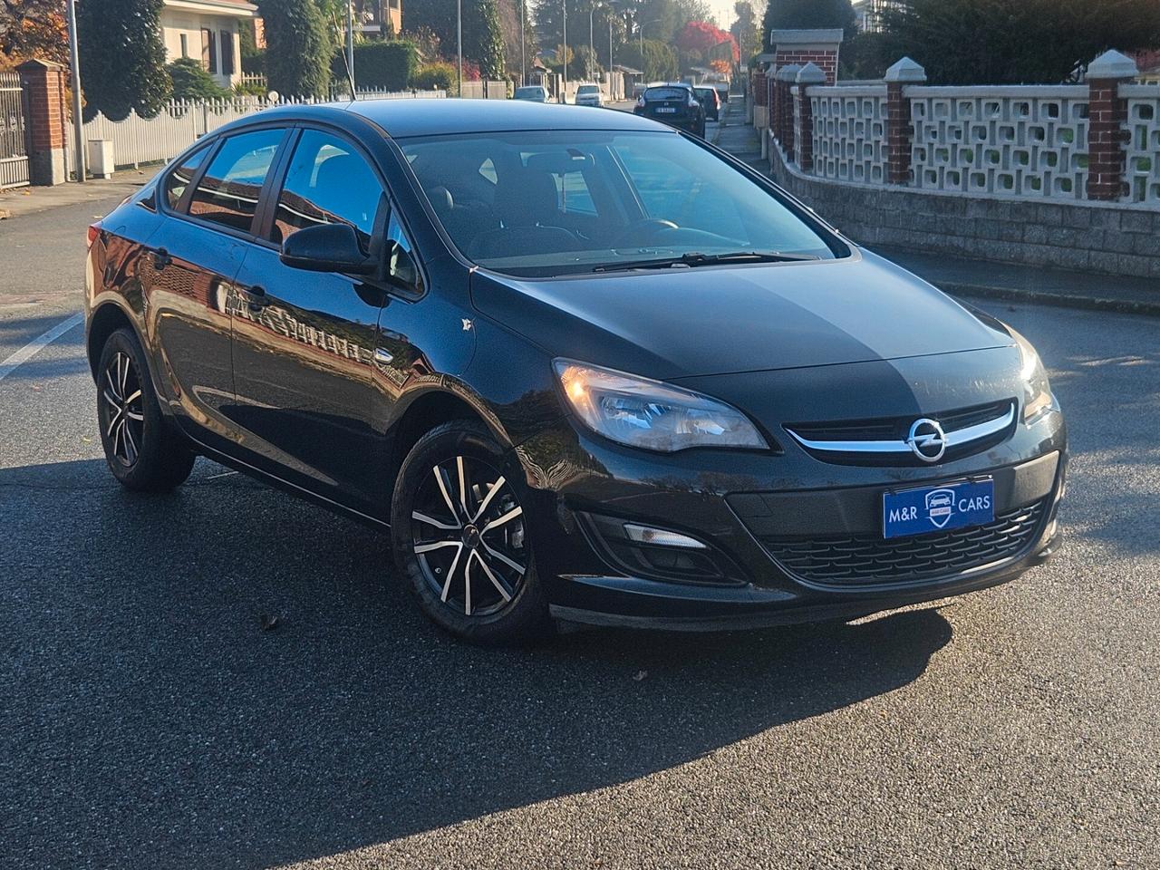 Opel Astra Sedan 1.4 benzina/GPL 110.000km