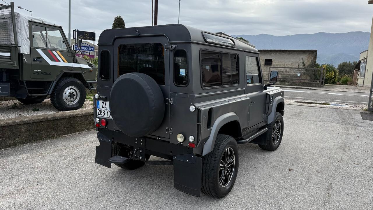 Land Rover Defender KHAN GPL