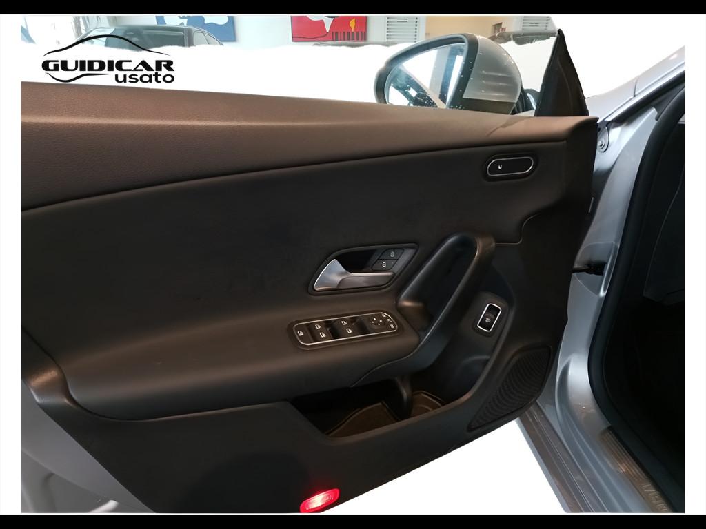 Mercedes-Benz CLA Sh.Brake - X118 2023 - CLA Shooting Brake 180 d Advanced auto