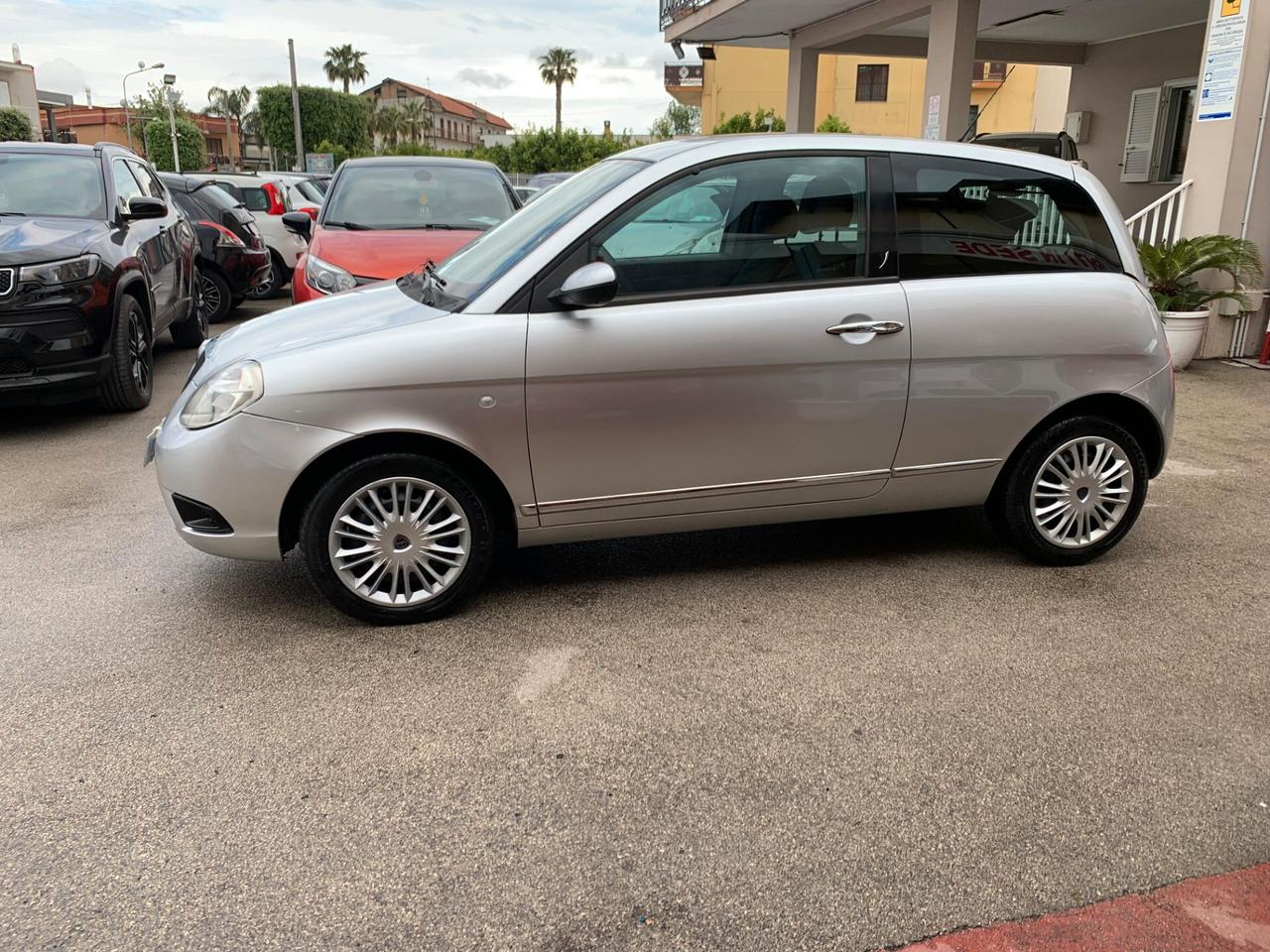 Lancia Ypsilon 1.3 MJT 75 CV Argento