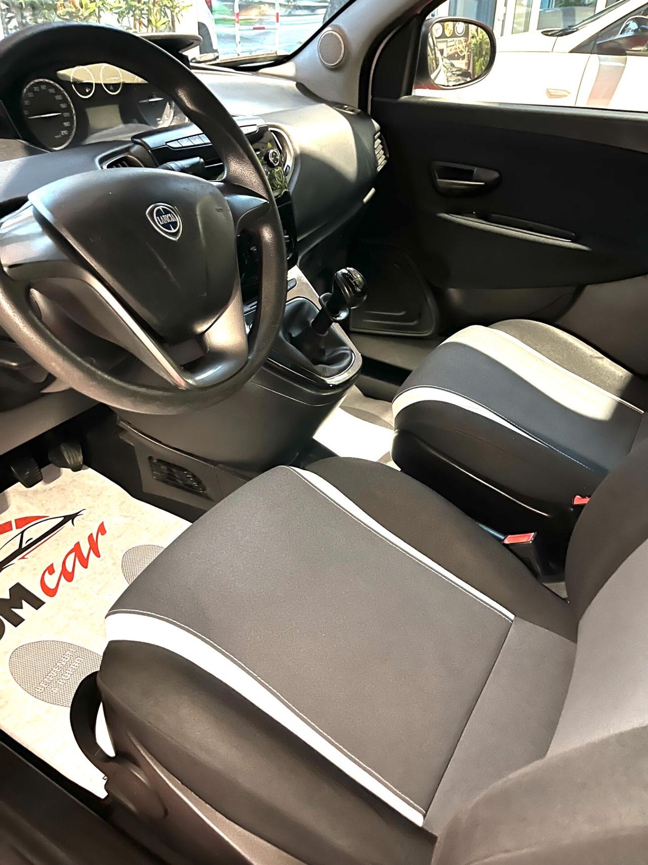 Lancia Ypsilon 0.9 TwinAir 85 CV Metano Elefantino