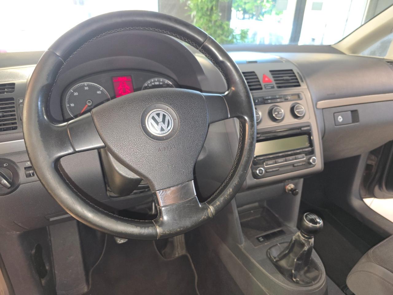 Volkswagen Touran (GANCIO TRAINO)