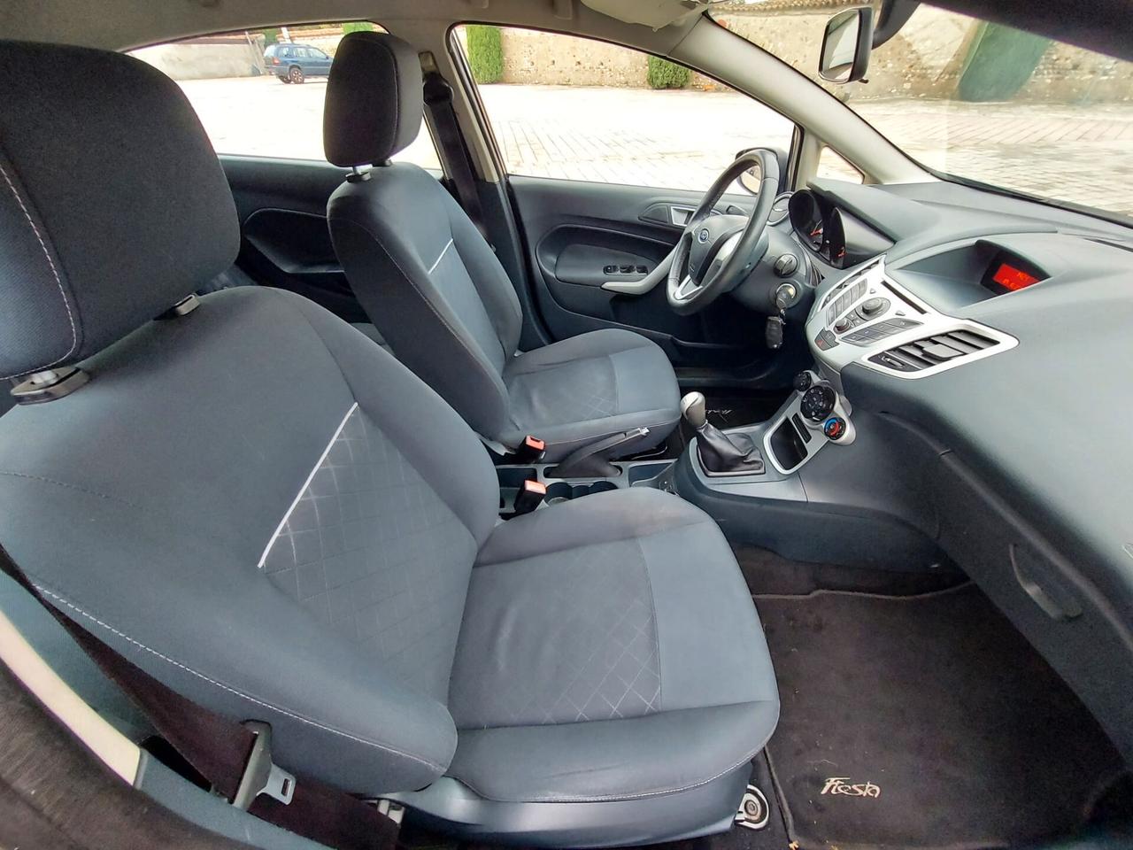 Ford Fiesta 1.2 benzina 5p unico proprietario (neopatentati)