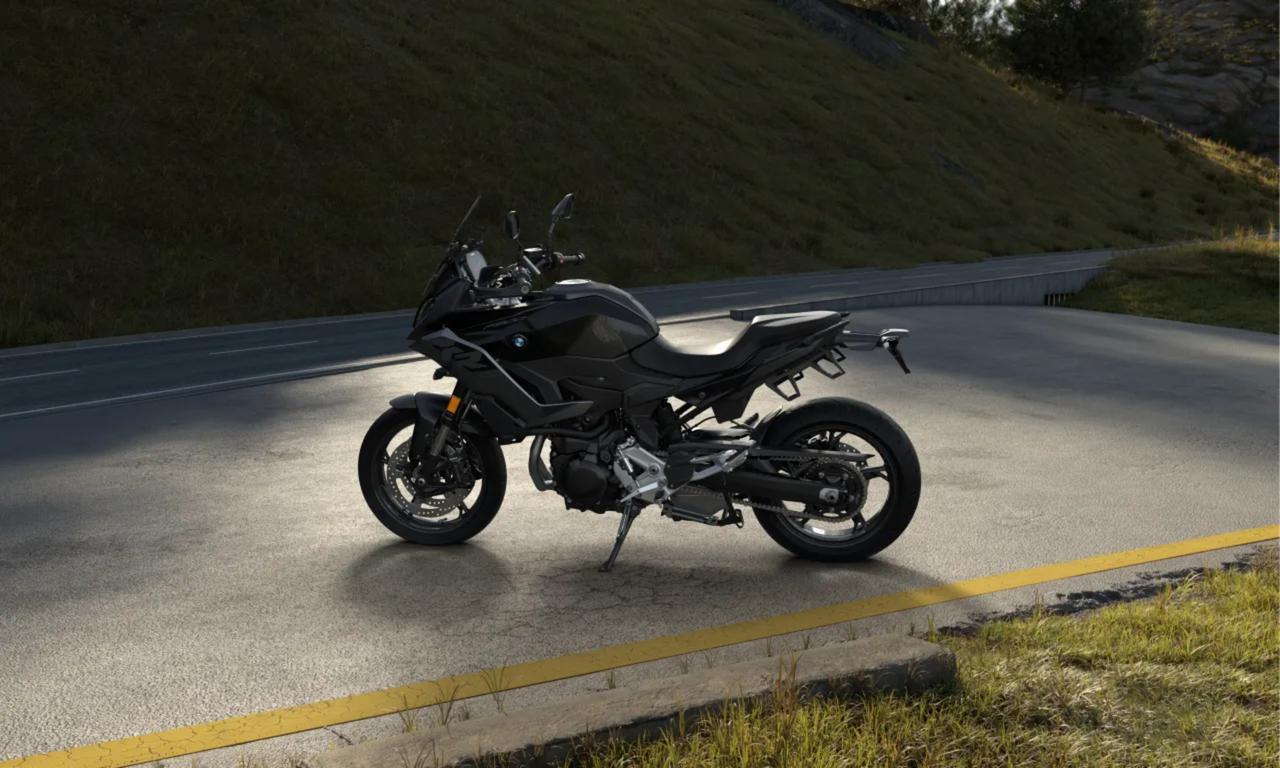 BMW F 900 XR Triple Black