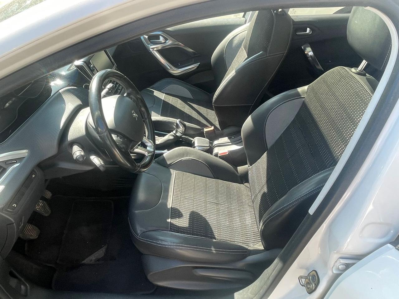 Peugeot 2008 1.6 VTi 120CV Allure