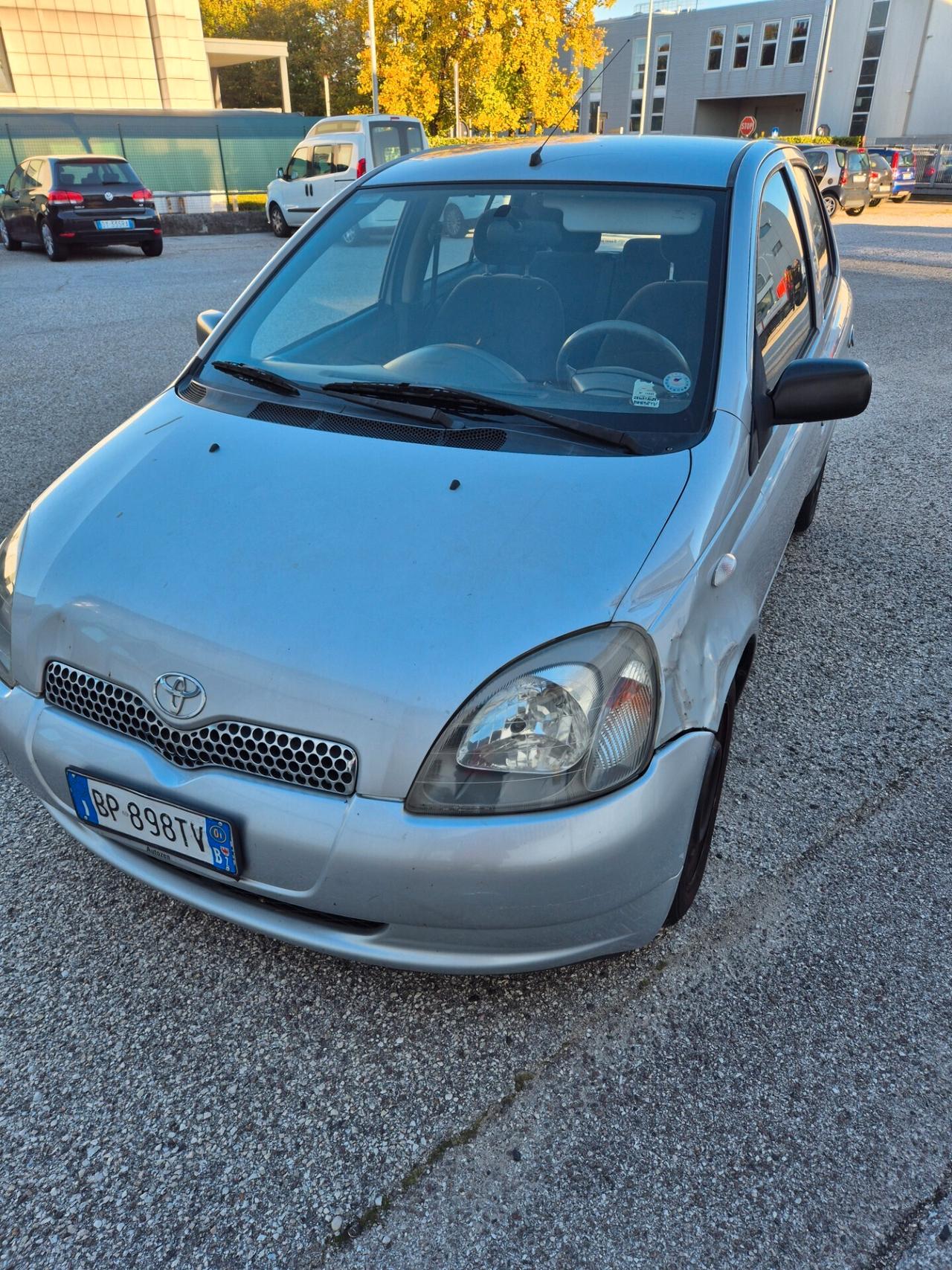 Toyota Yaris 1.0i 16V cat 5 porte