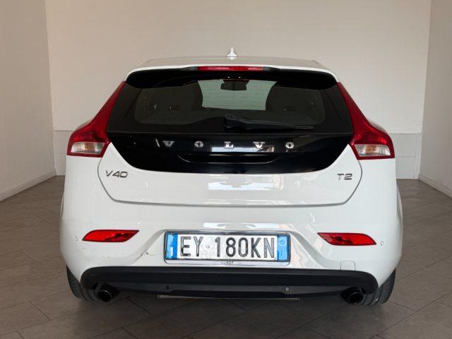 VOLVO V40 T2 Summum