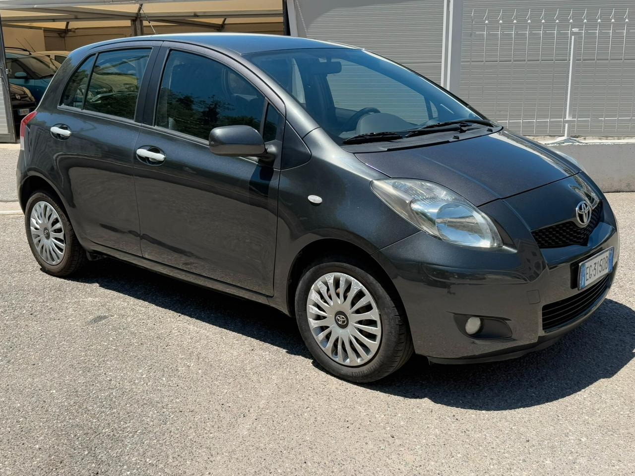 Toyota Yaris 1.0 5 porte Sol