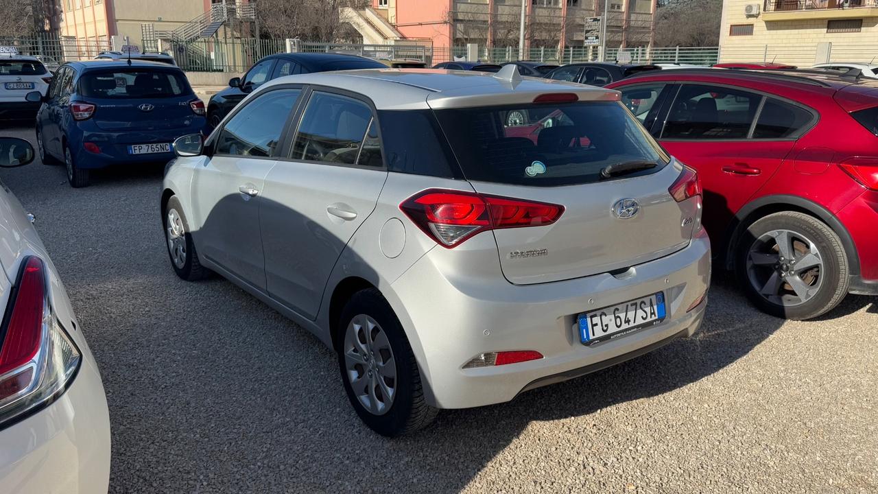 Hyundai i20 1.1 CRDi 12V 5 porte Comfort-2017