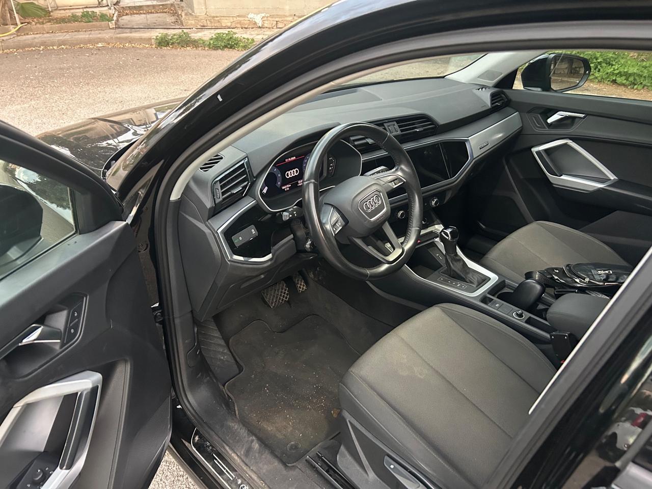 Audi Q3 35 TDI quattro Business Advanced
