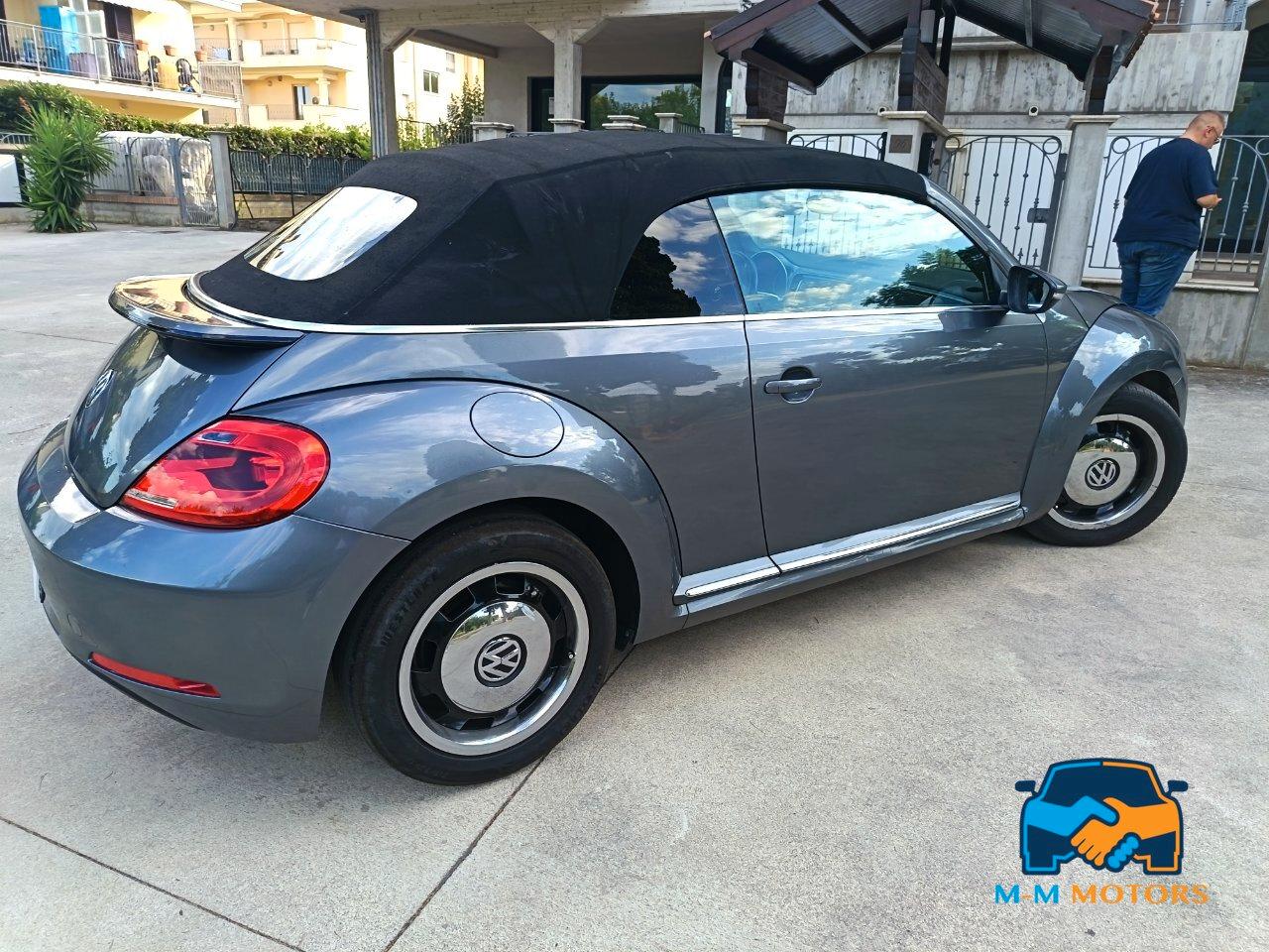 Volkswagen Maggiolino Cabrio 1.6 tdi Design 105cv dsg