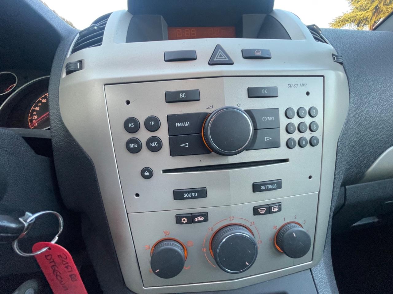 Opel Zafira 1.8 16V VVT Club