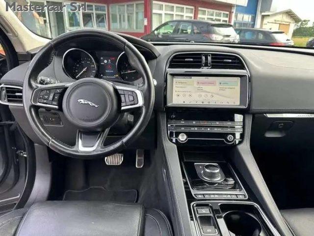 JAGUAR F-Pace 2.0d i4 Prestige awd 180cv auto my20 - FY779KK