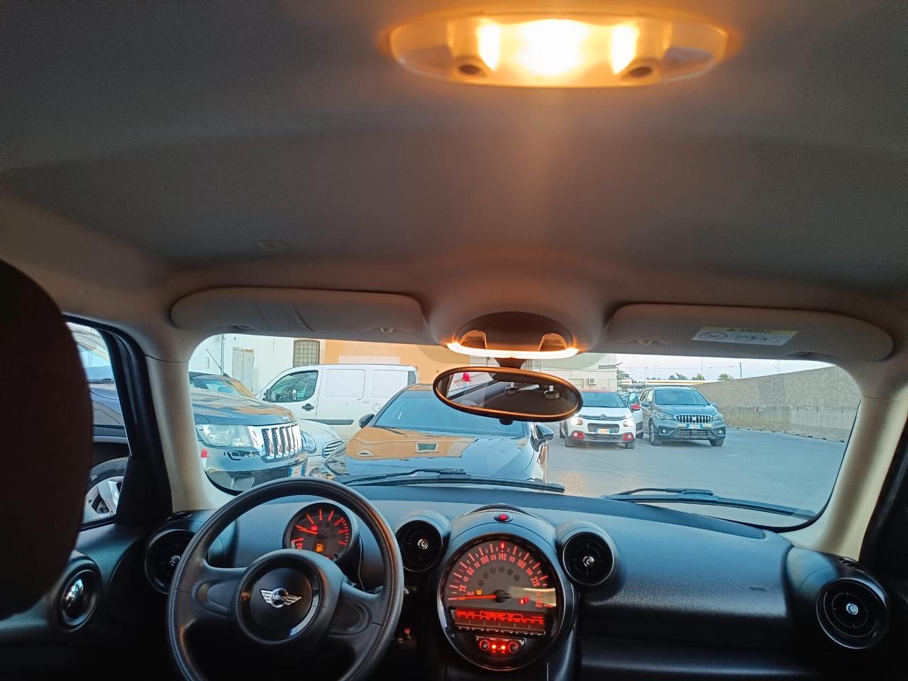 Mini Cooper D Countryman 1.6 2015 solo 129.000 Km.