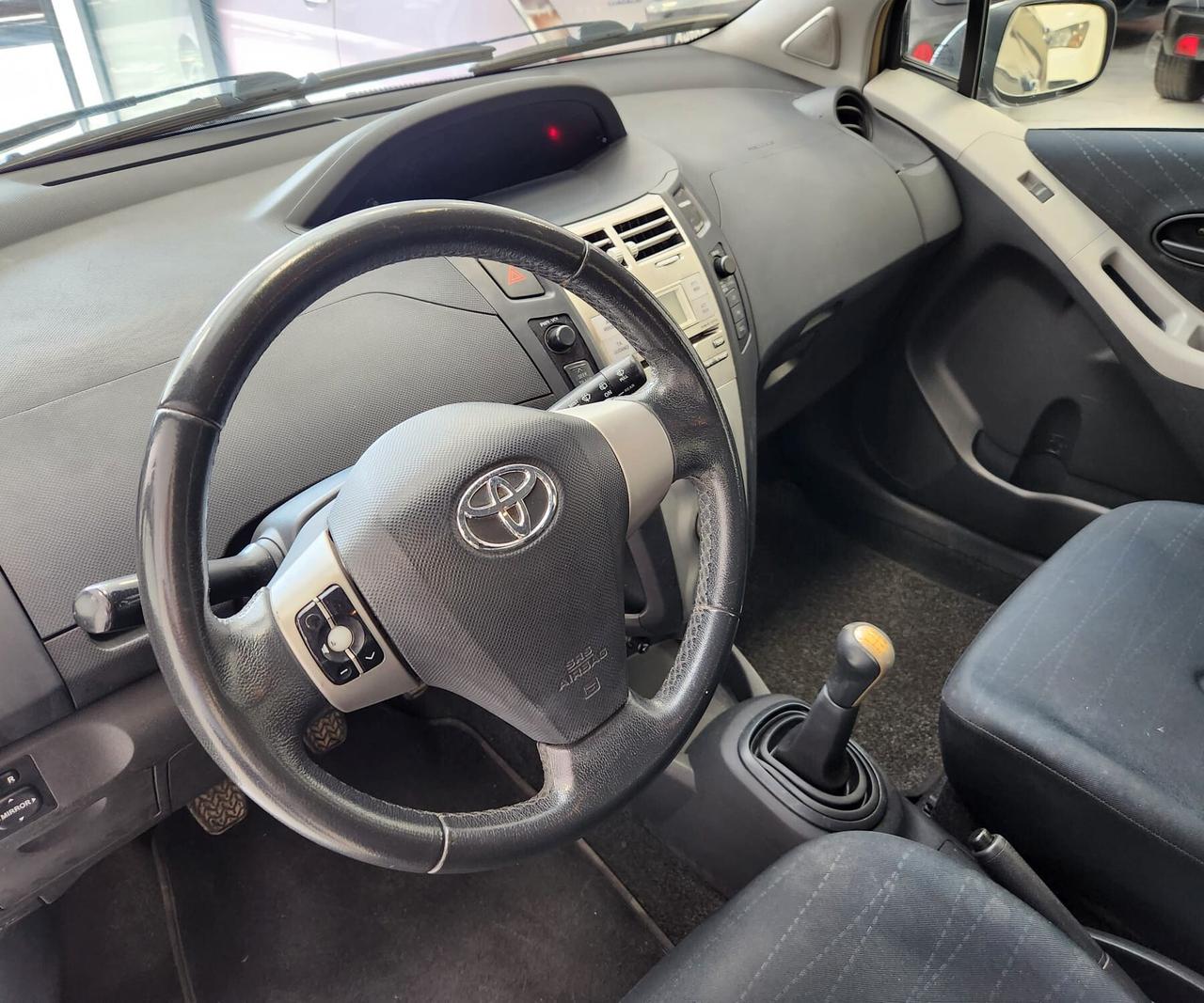 Toyota Yaris 1.0 5 porte Sol
