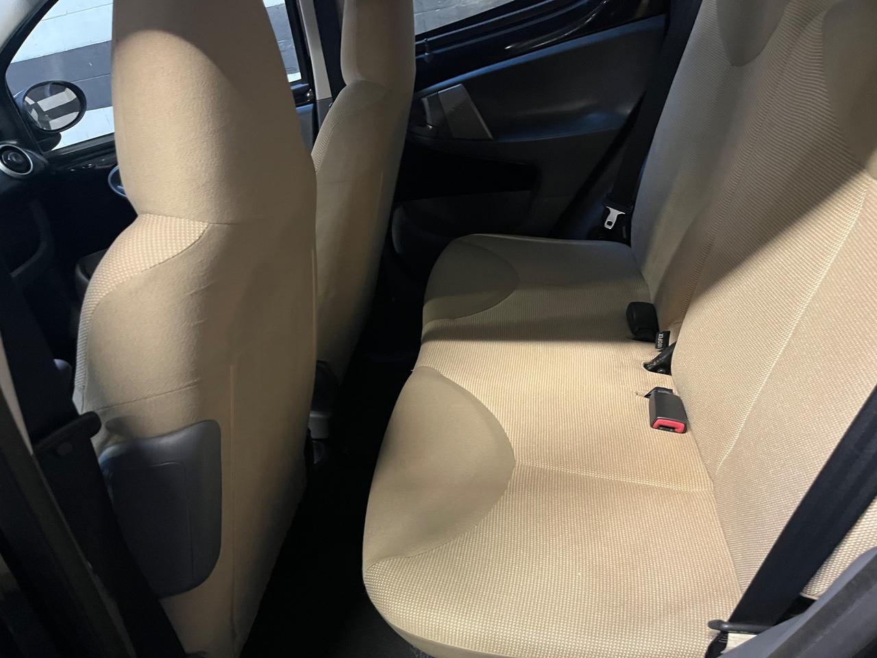 Peugeot 107 1.0 68CV 5p. Sweet Years 2Tronic