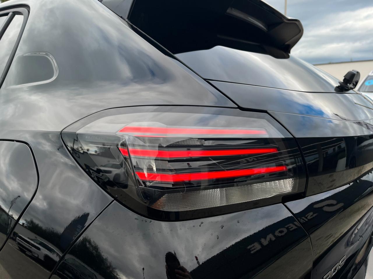 Peugeot 208 Hybrid 110 e-DCS6 Business Automatic Km0