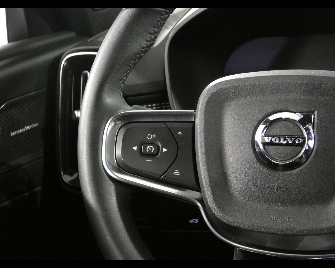 VOLVO XC40 (2017-->) - XC40 B4 AWD automatico Ultimate Bright