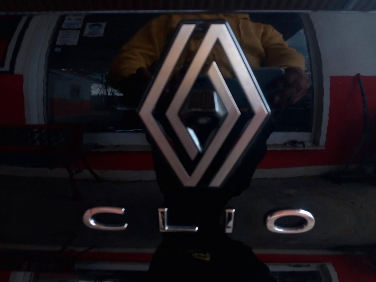Renault Clio TCe 100 CV GPL 5 porte EVOLUSCION KM 15800 RETROCAMERA SENSORI MONITOR GARANZIA