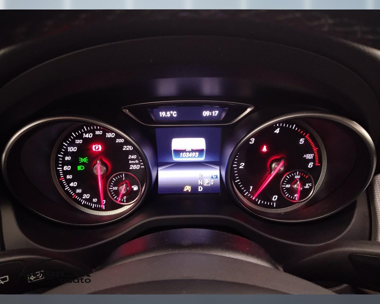 Mercedes-Benz GLA-X156 2017 - GLA 200 Sport auto