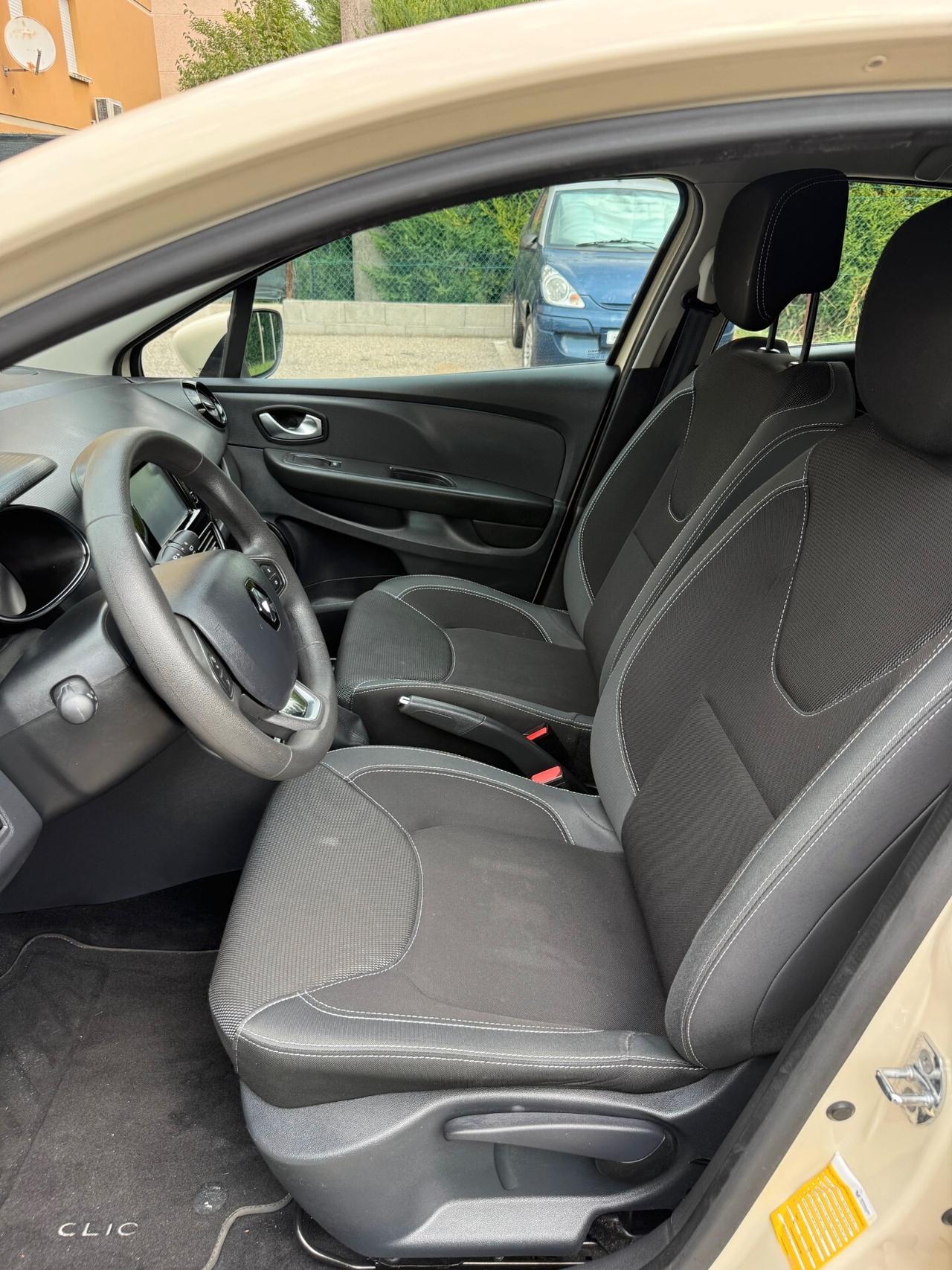 Renault Clio 1.5 dci - NEOP. - NAV. - 12 MESI DI GAR. -