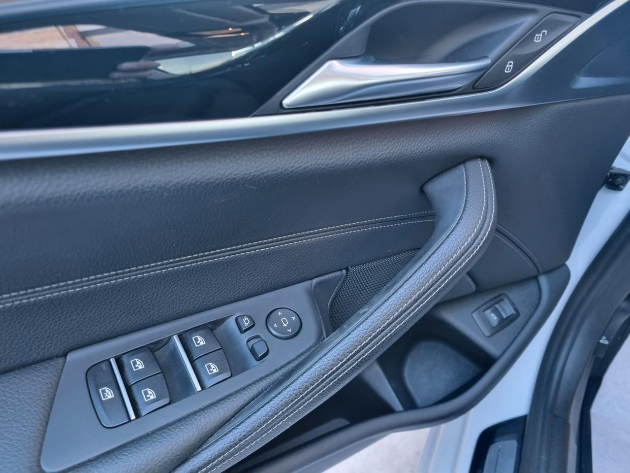 Bmw 520 520d xDrive Luxury TETTO PANORAMICO
