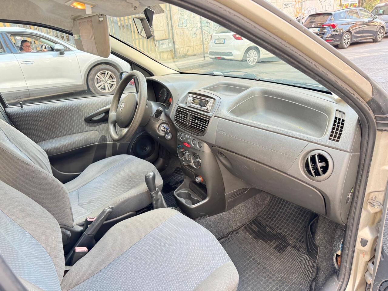 FIAT PUNTO 1.3 MULTIJET DIESEL – 5 PORTE – CLIMATIZZATA