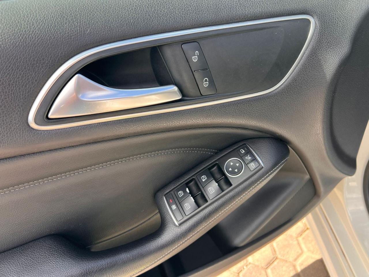 Mercedes-benz B 180 CDI BlueEFFICIENCY Premium