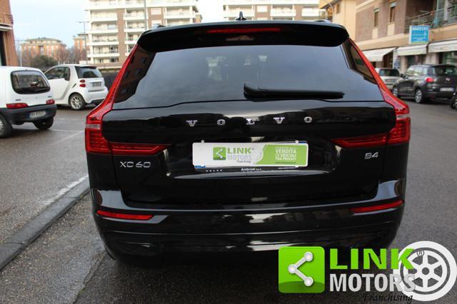 VOLVO XC60 B4 automatico Essentialle con Leasing