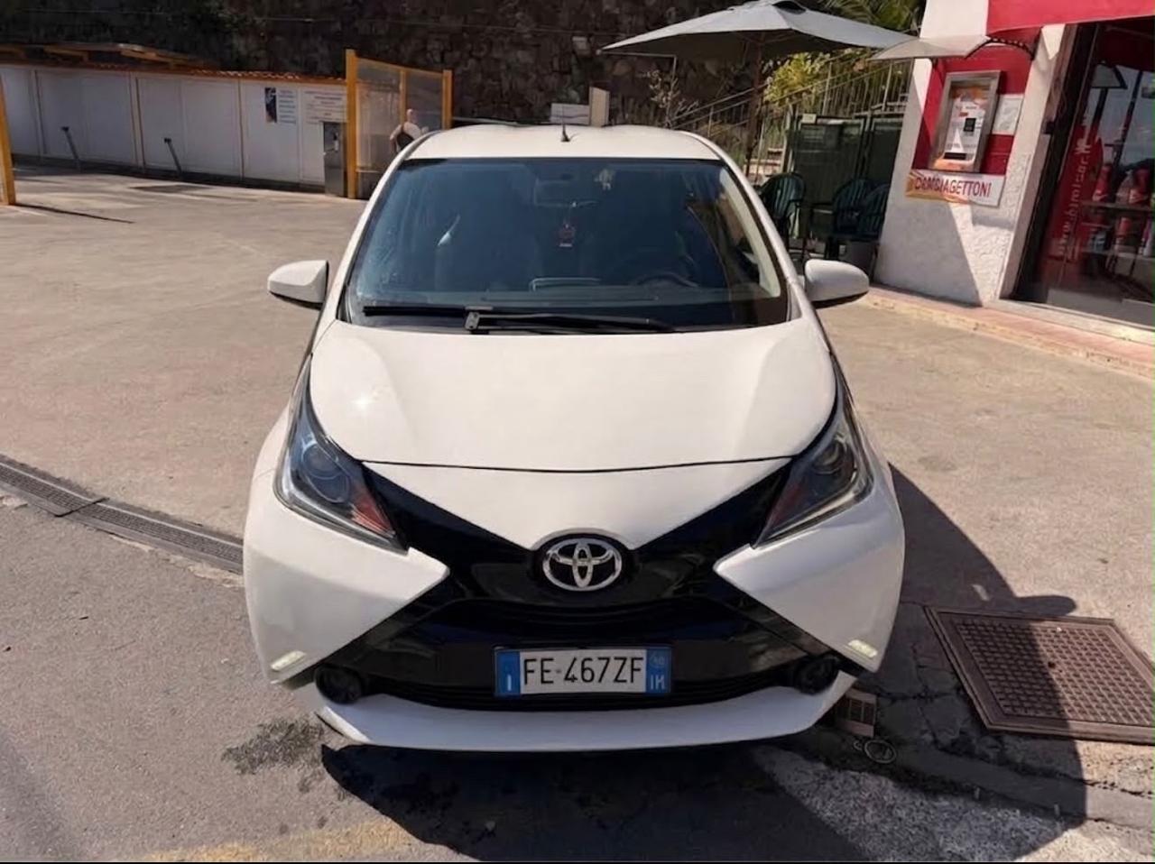 TOYOTA AYGO 1.0 X PLAY NEOPATENTATI