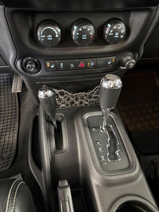 JEEP Wrangler Unlimited 2.8 CRD DPF Sahara Auto