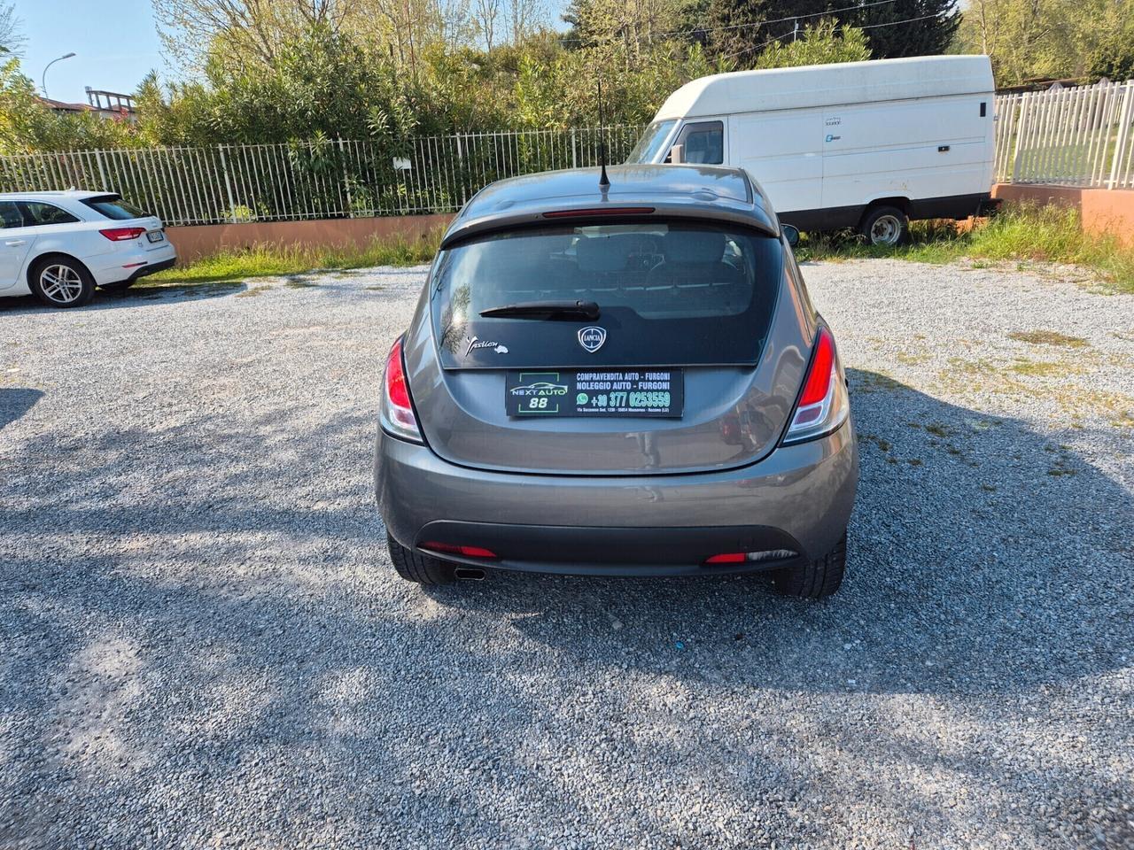 Lancia Ypsilon 1.2 69 CV 5 porte S&S Silver
