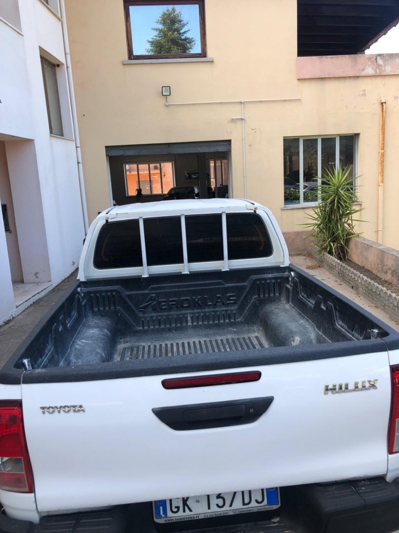 Toyota Hilux 2.4 D-4D 4WD 4 porte Double Cab Lounge