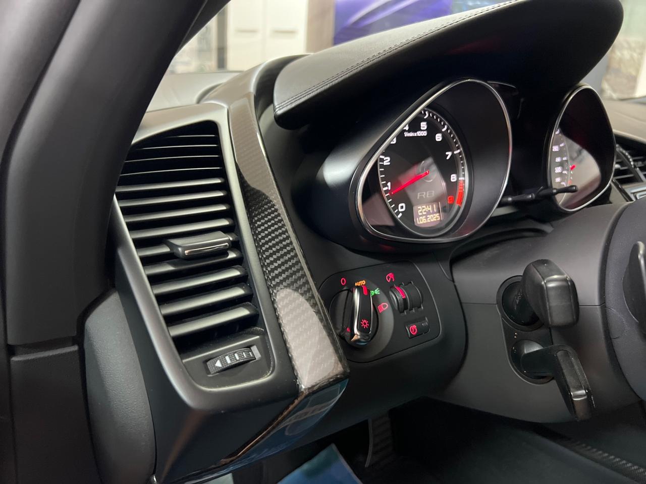 Audi R8 4.2 V8 FSI quattro R tronic Carbon