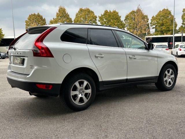 VOLVO XC60 D3 AWD Geartronic Momentum