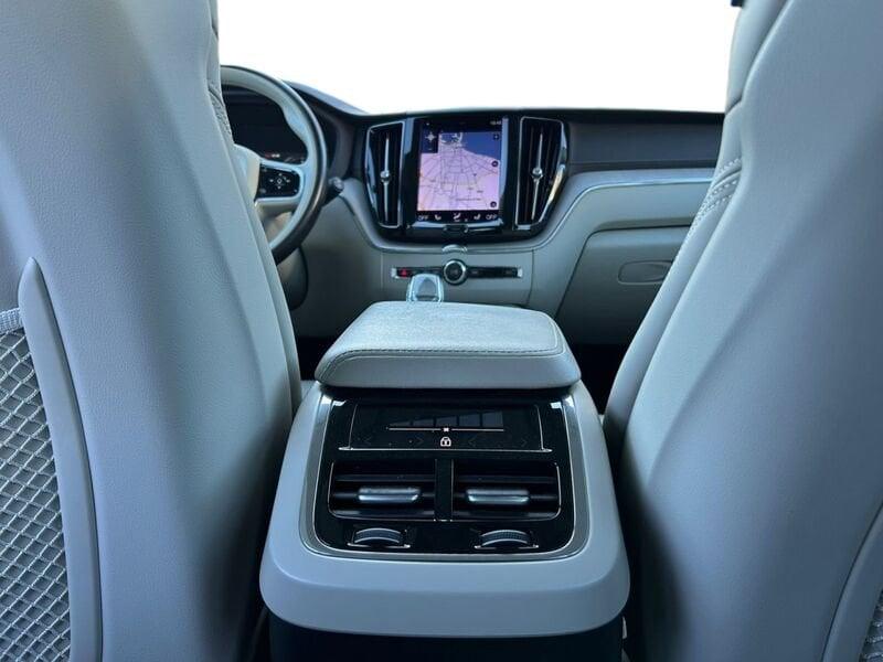 Volvo XC60 B5 235+14 CV AWD Mild-Hybrid Diesel Automatico Inscription