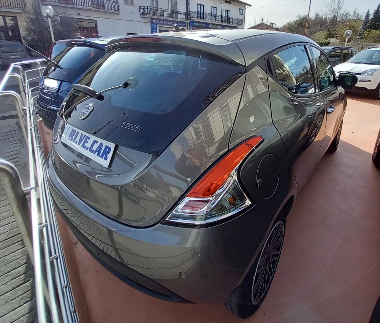 Lancia Ypsilon 1.0 FireFly 5 porte S&S Hybrid Ecochic Gold