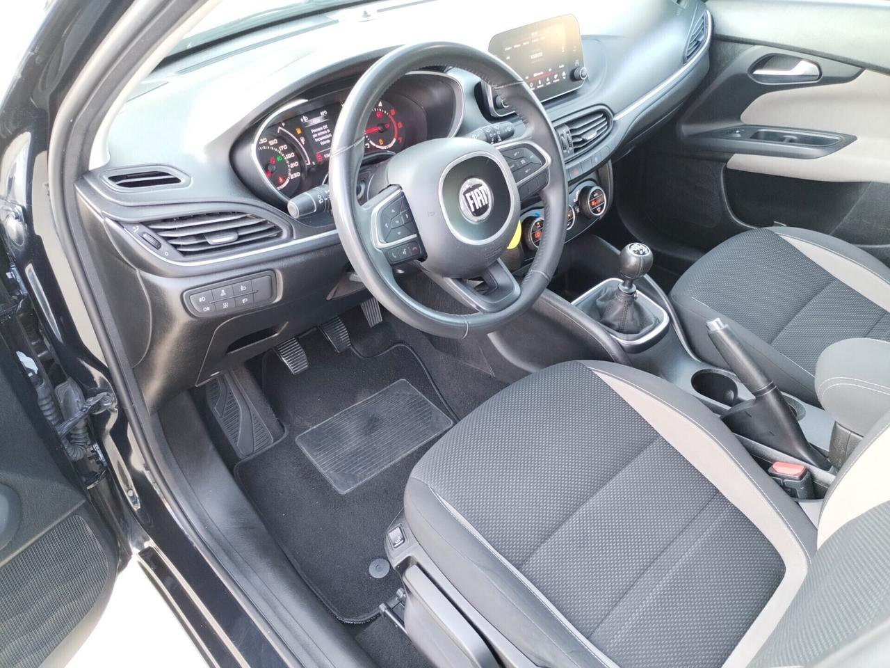 Fiat Tipo 1.6 Mjt LOUNGE GANCIO TRAINO