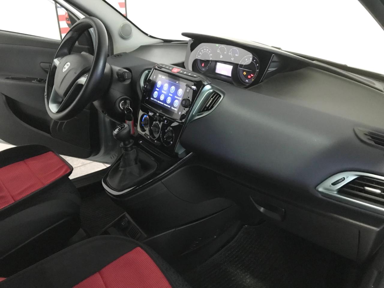 Lancia Ypsilon 1.0 FireFly 5 porte S&S Hybrid Gold Plus