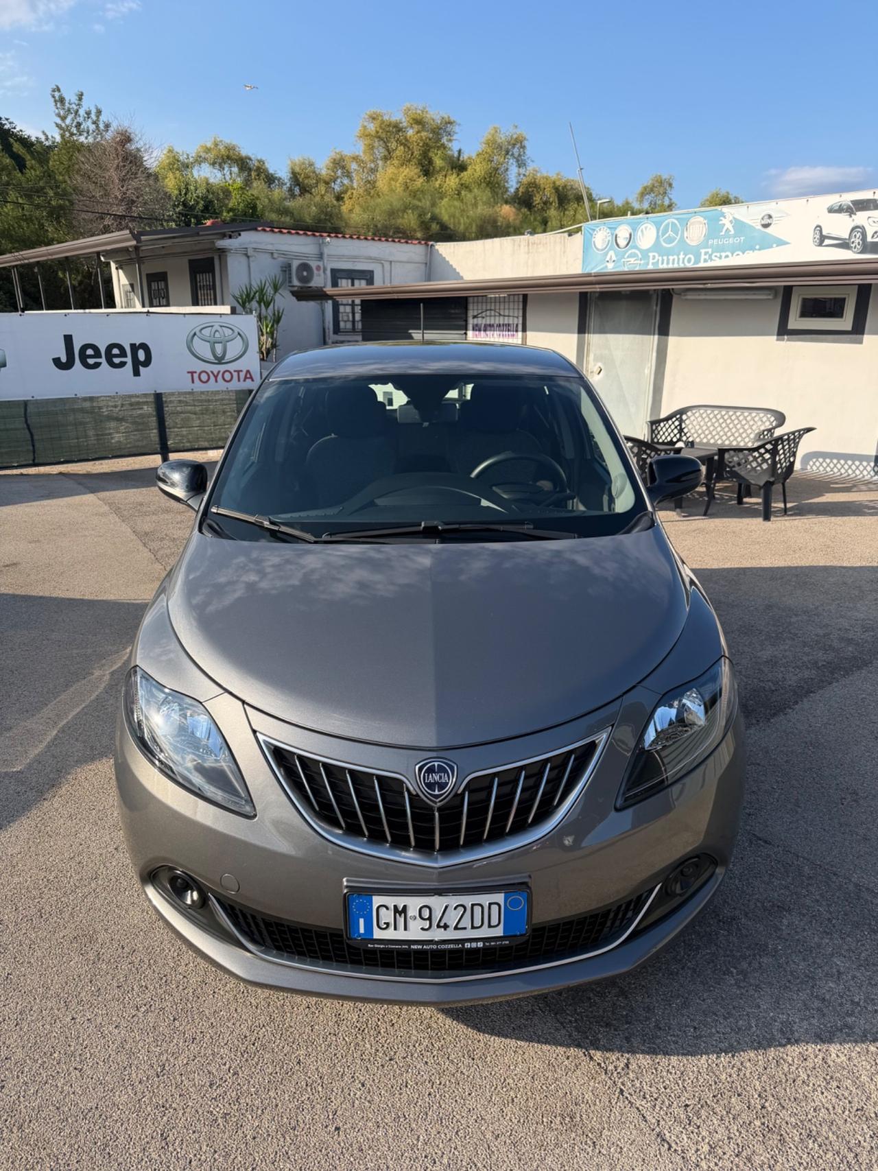 Lancia Ypsilon 1.0 FireFly 5 porte S&S Hybrid Ecochic Silver