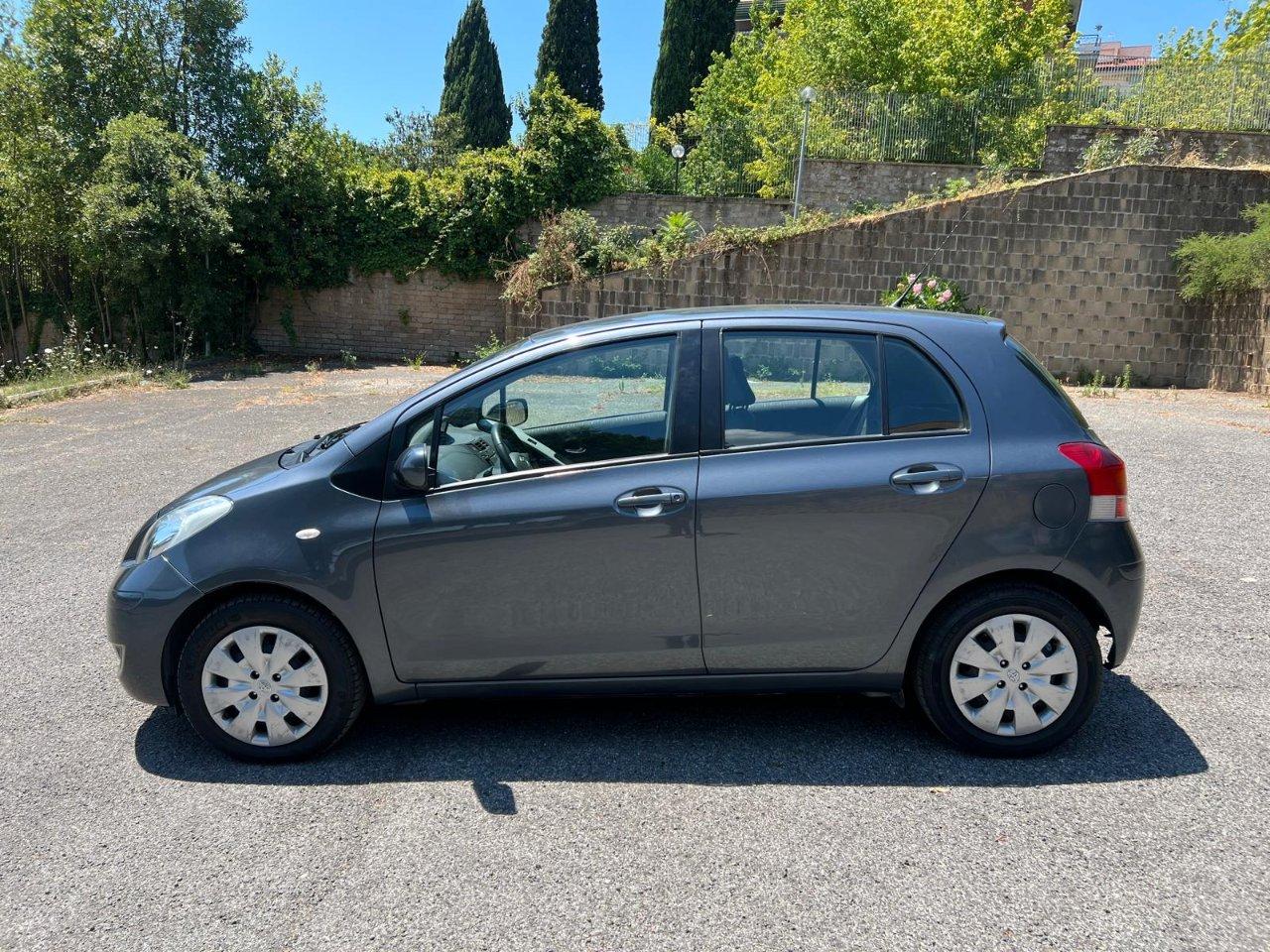 Toyota Yaris 5 Porte Yaris 5p 1.3 dual Sol my10 km 70000!