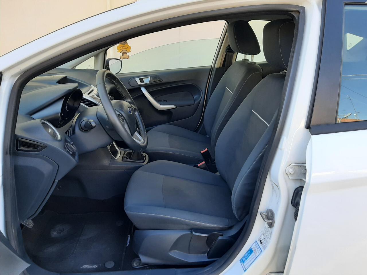 Ford Fiesta Ikon 1.4 16V 97cv GPL Business 5p