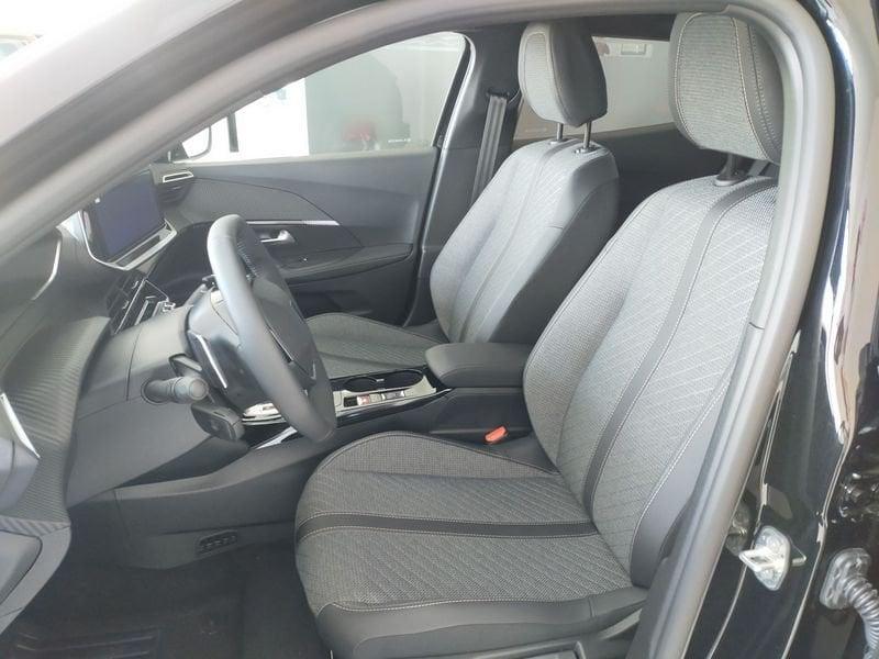 Peugeot 2008 Hybrid 136 e-DCS6 Allure + Vision & Drive KM0