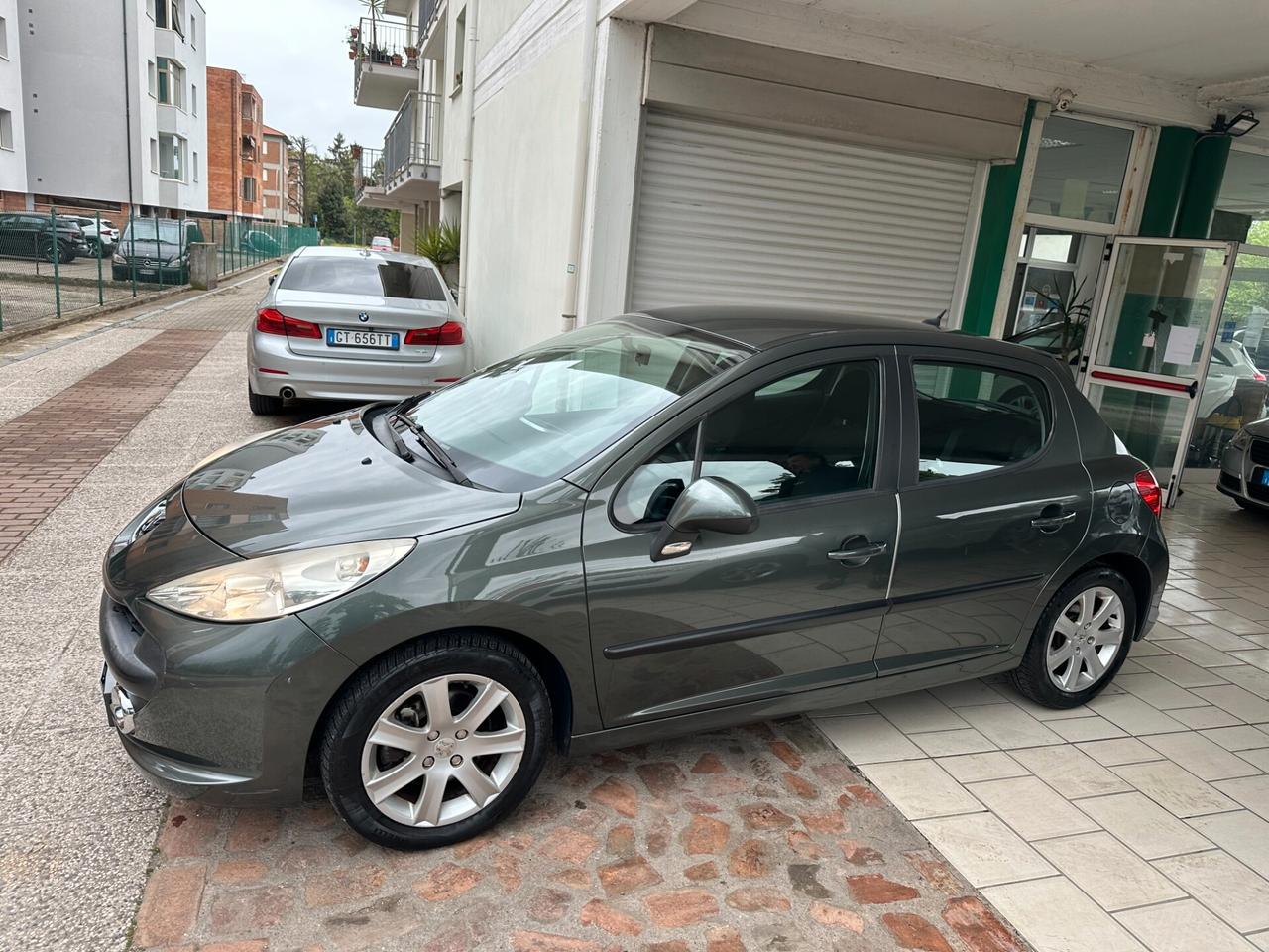 Peugeot 207 1.6 109CV aut. (12 RATE)