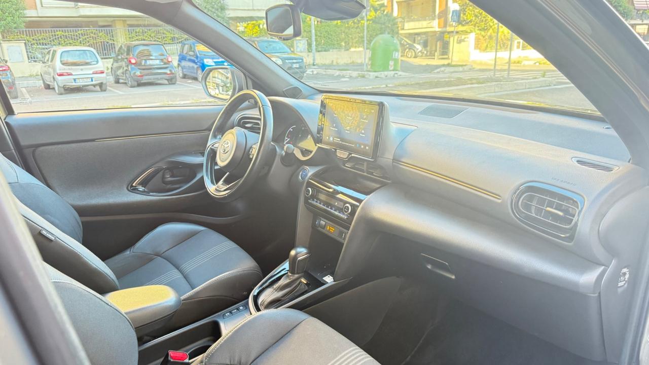 Toyota Yaris Cross 1.5 Hybrid 5p. E-CVT AWD-i Lounge LED NAVI KAMERA CLIMA AUTOMATICO CERCHI 17 PDC