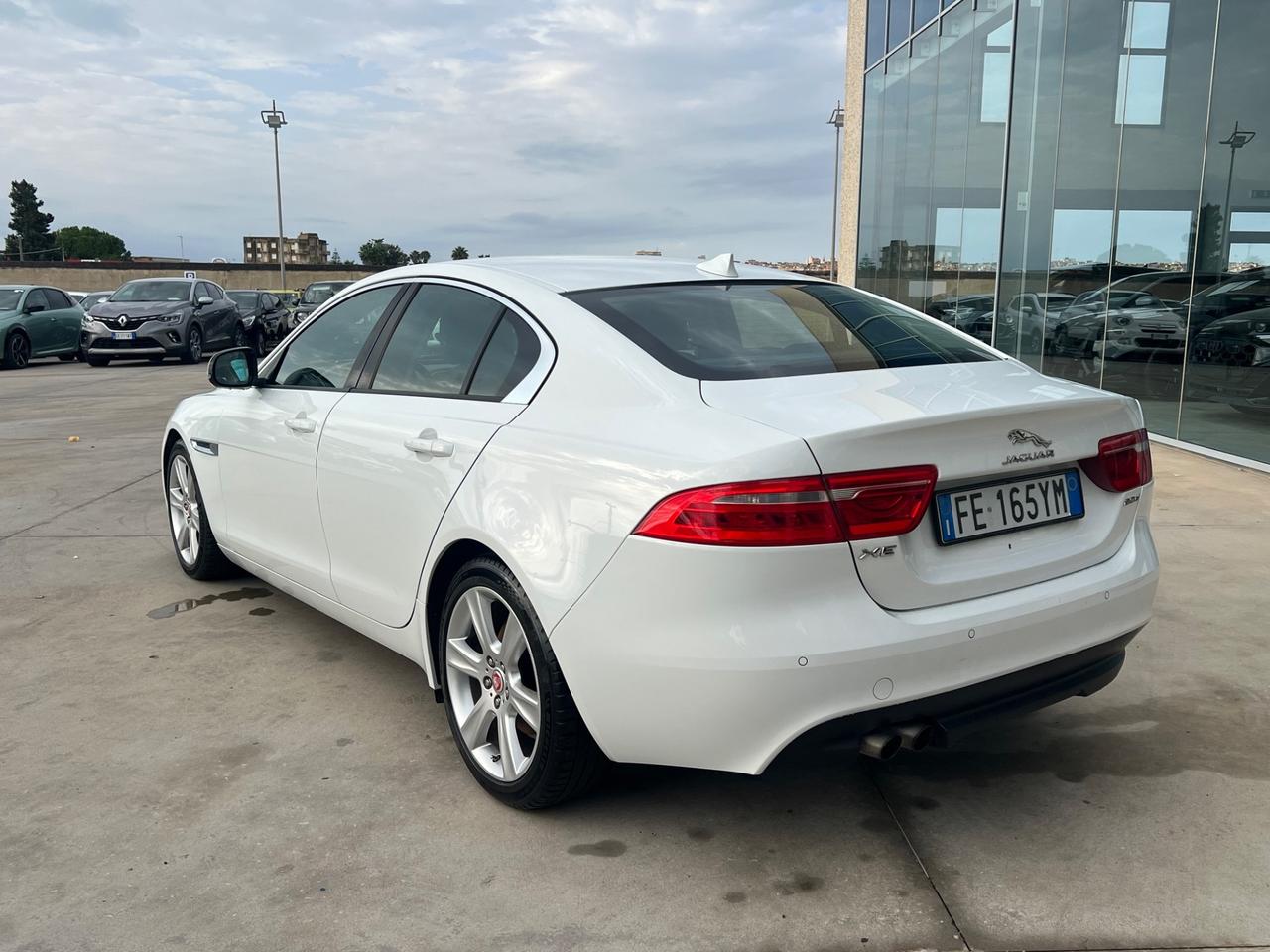 Jaguar XE 2.0d Pure 180cv auto