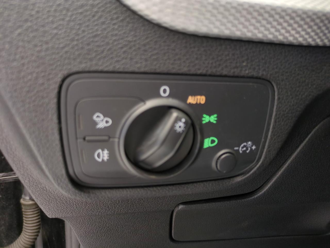 Audi Q2 1.6 TDI 116 CV Design- MANUALE