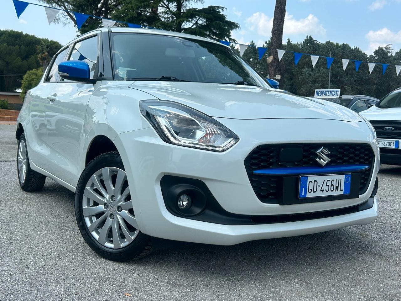 " UNA CHICCA " Suzuki Swift 1.2 Hybrid 4x4 AllGrip Top