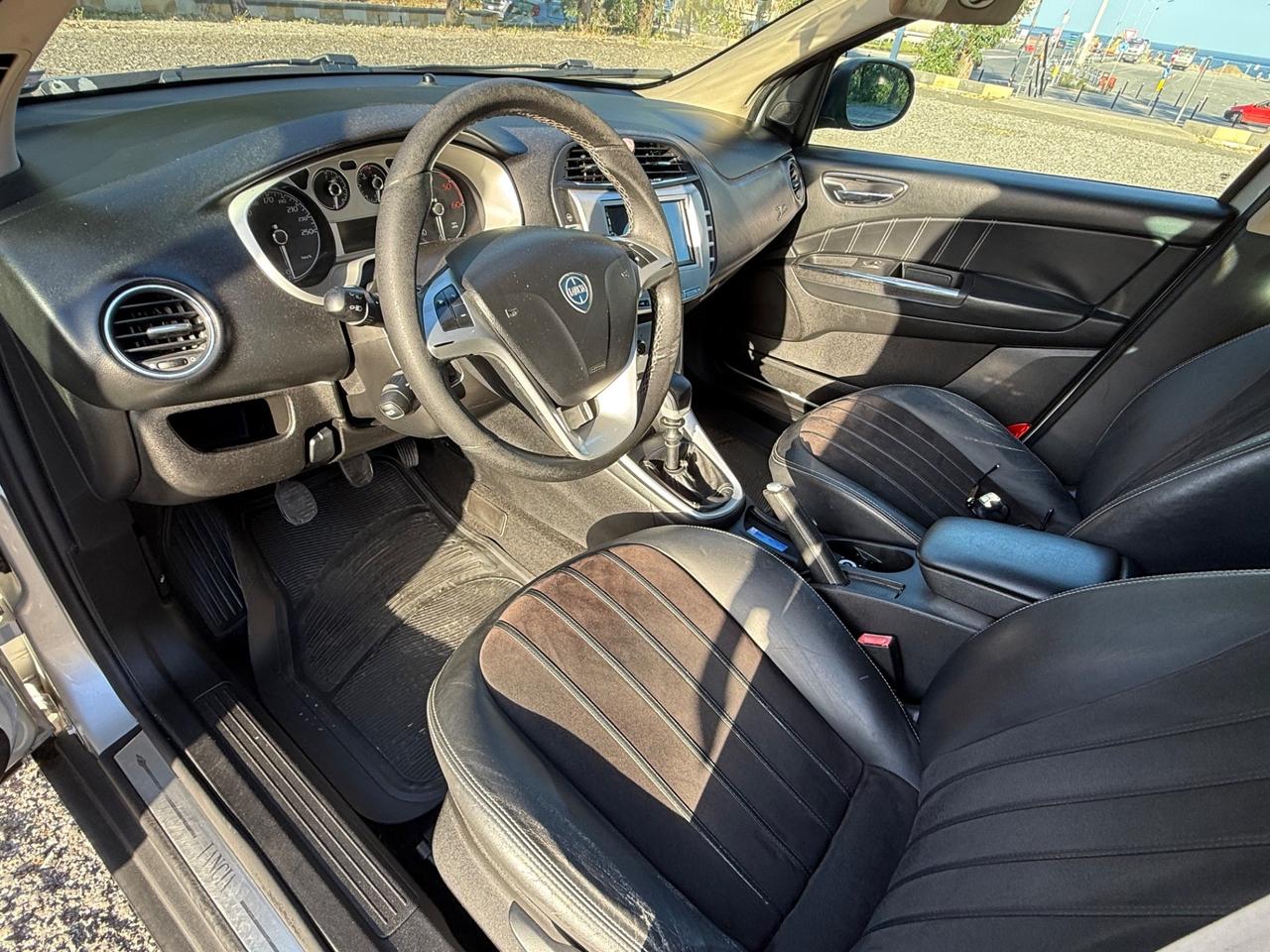 Lancia Delta 1.6 MJT Platino
