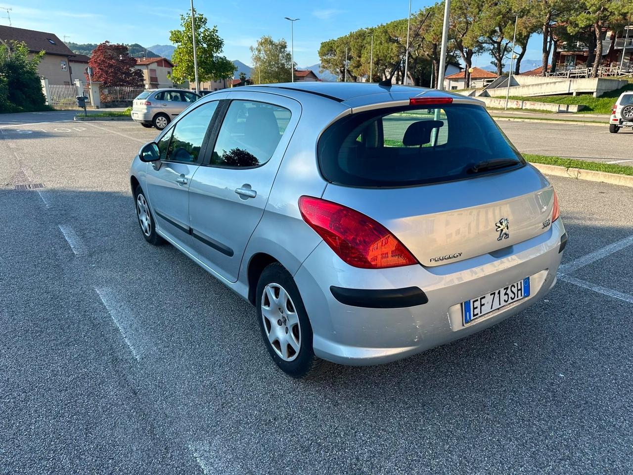 Peugeot 308 1.6 hdi 112CV 6 marce